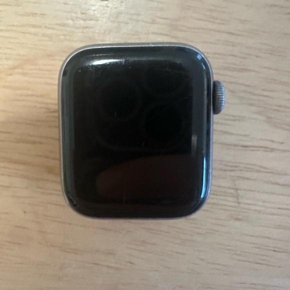 Apple Watch - Nike Series 5 - Picture 1 of 8